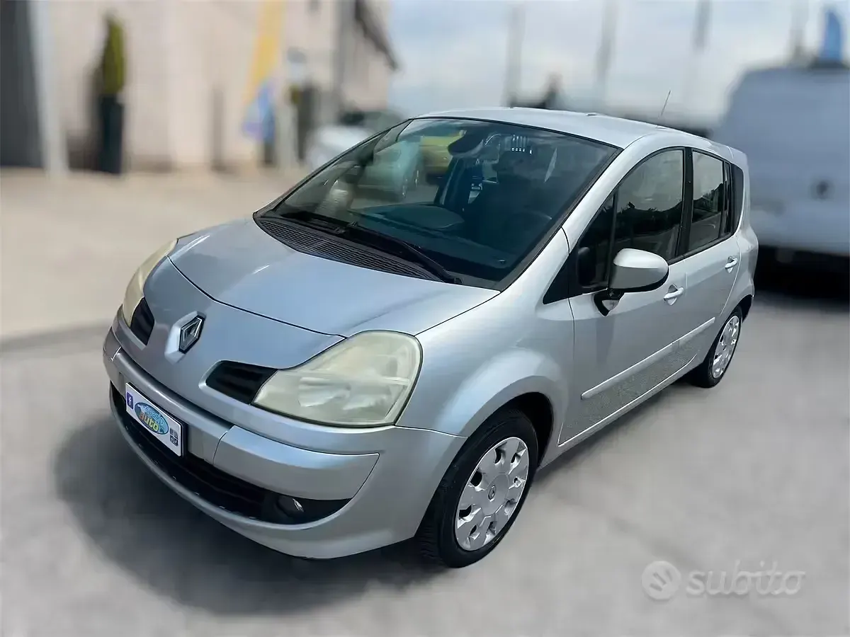 Usata Renault Modus Dynamique 85 CV (62 kW) 2008 Grigio Monovolume