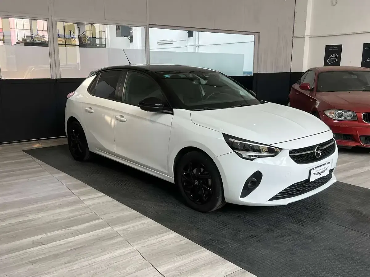 Usata Opel Corsa Design & Tech 101 CV (74 kW) 2021 Bianco Utilitaria
