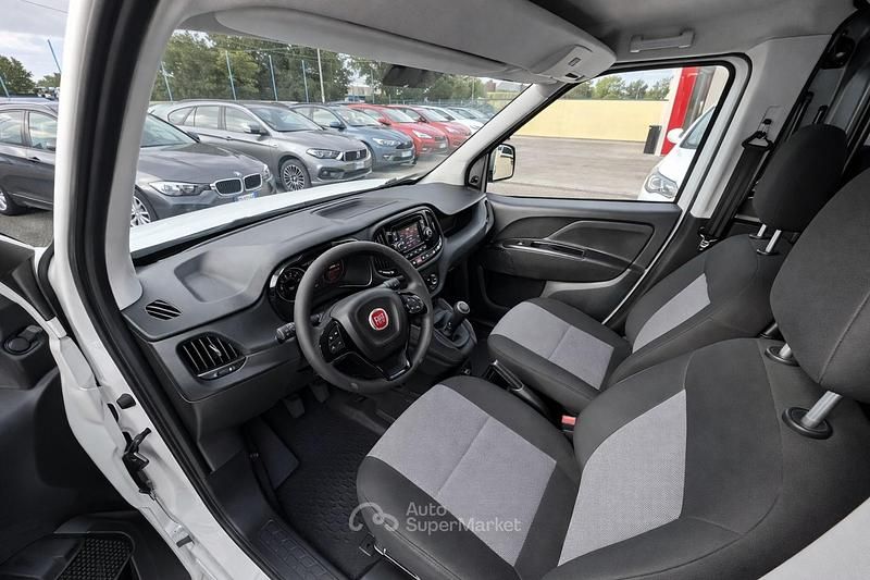Usata Fiat Doblò 120 CV (88 kW) 2021 Bianco Monovolume