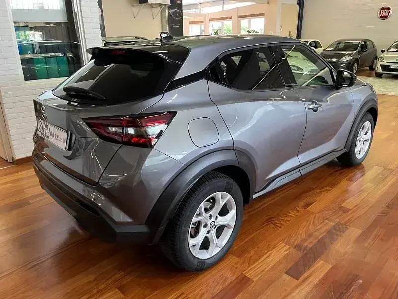Usata Nissan Juke Acenta 114 CV (83 kW) 2022 Grigio SUV