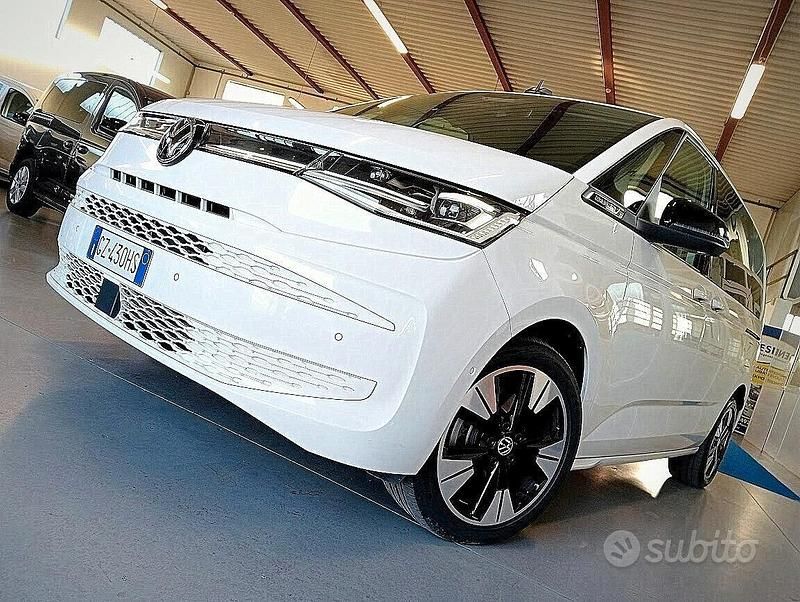 Usata VW Multivan Life 150 CV (110 kW) 2025 Bianco Furgone