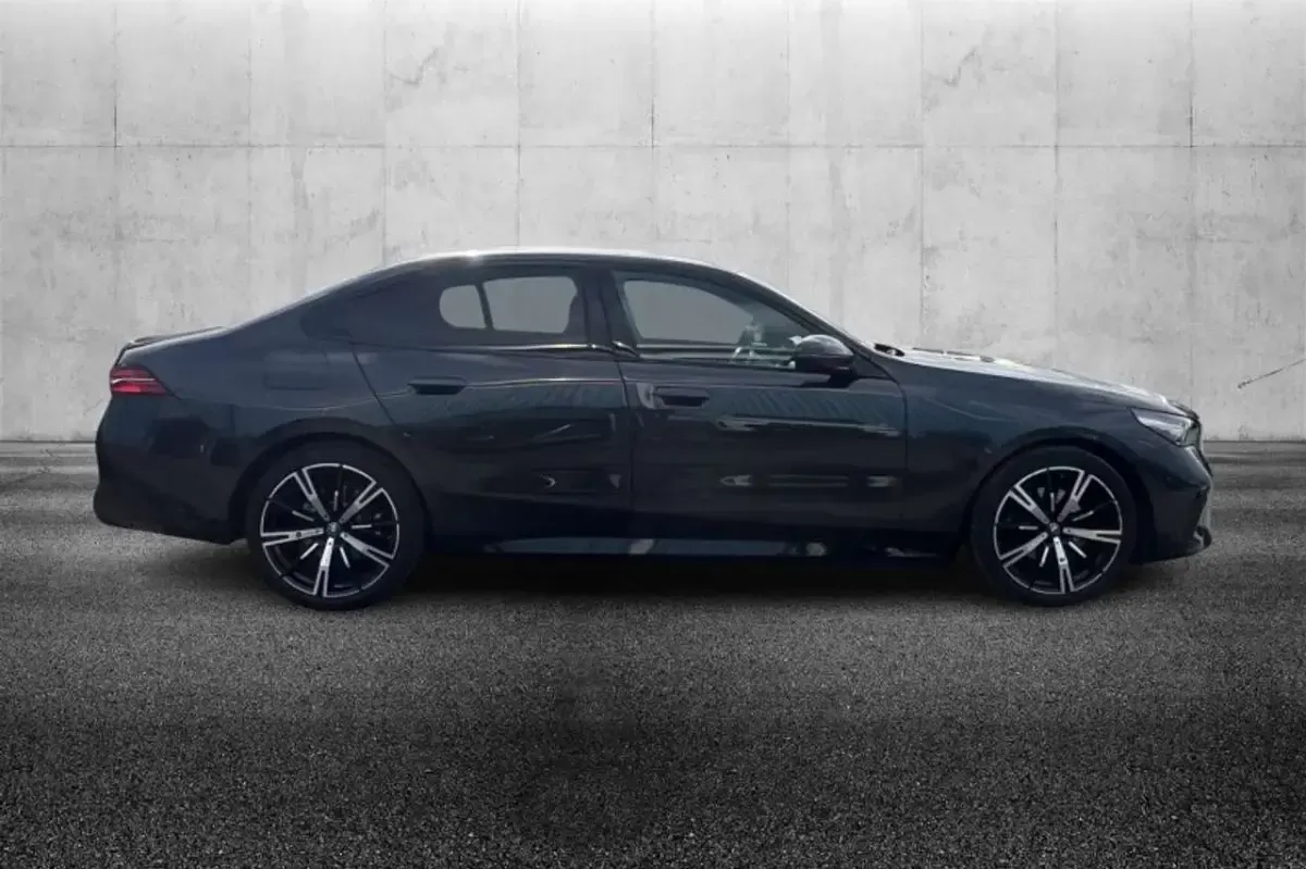 Usata BMW 530e M Sport 299 CV (219 kW) 2024 Nero Berlina