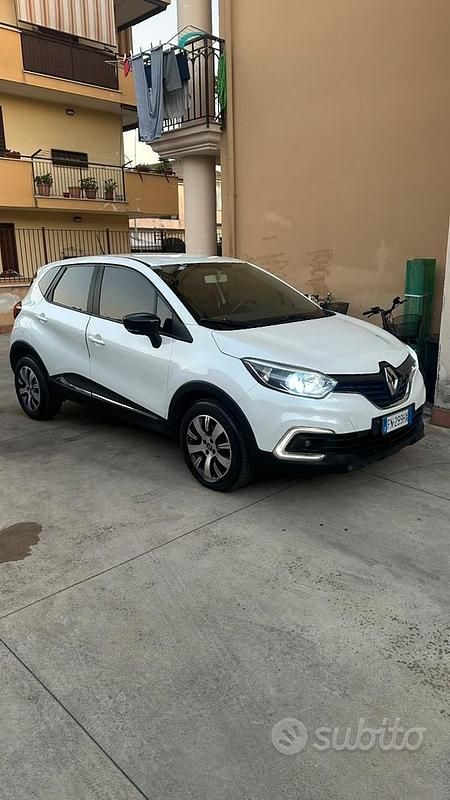 Bianco Usata 2018 Renault Captur SUV | 10.500 € (Buon prezzo) - Immagine 1/4