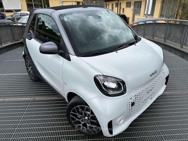 Usata Smart ForTwo Electric Drive Prime 41 kW (56 CV) 2021 Bianco Cabrio