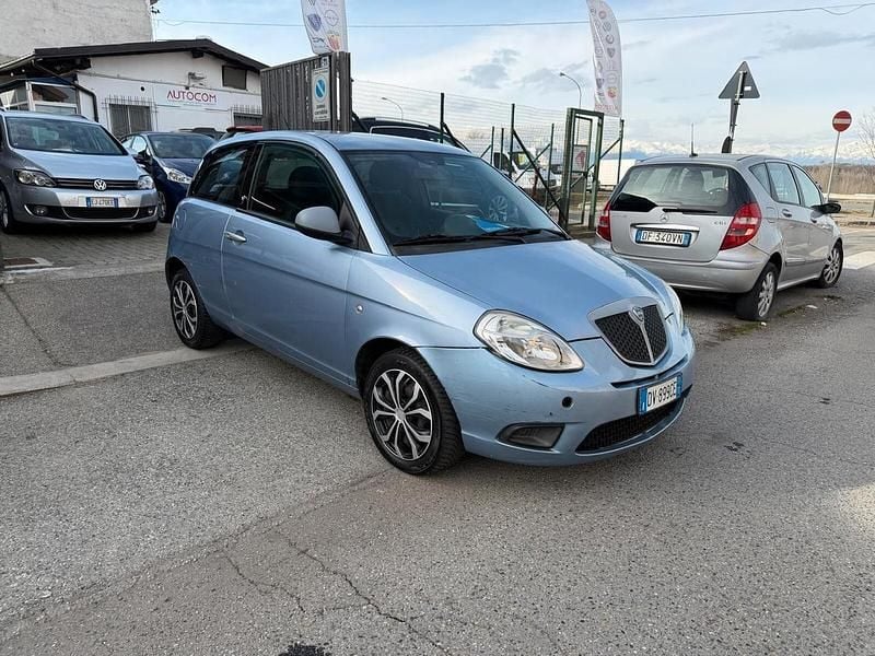Usata Lancia Ypsilon 75 CV (55 kW) 2009 Blu Utilitaria