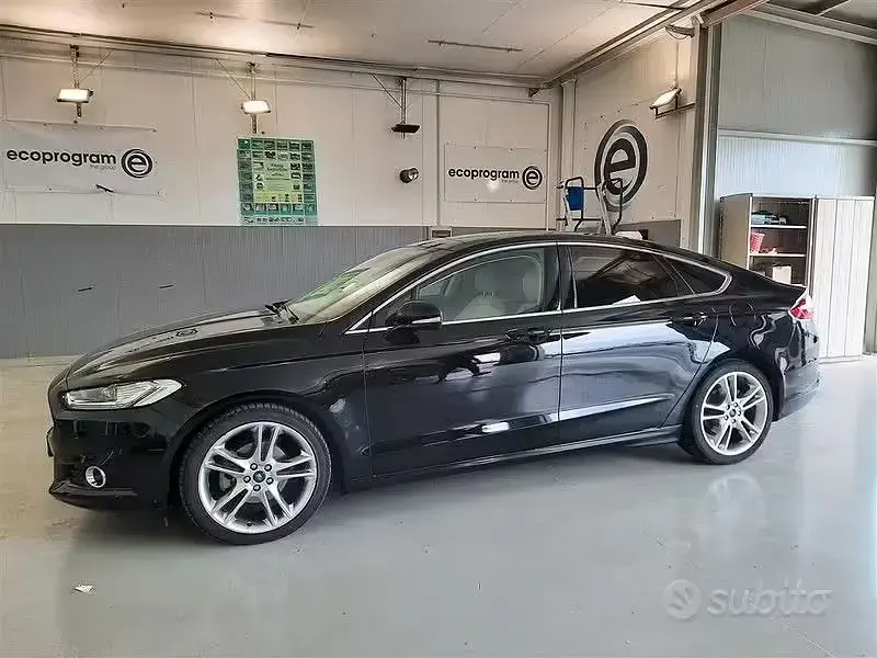 Begagnad Ford Mondeo Titanium 150 HK (110 kW) 2016 Svart Sedan