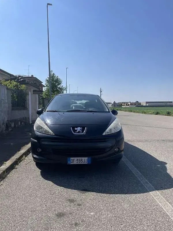 Usata Peugeot 207 73 CV (53 kW) 2007 Nero Berlina