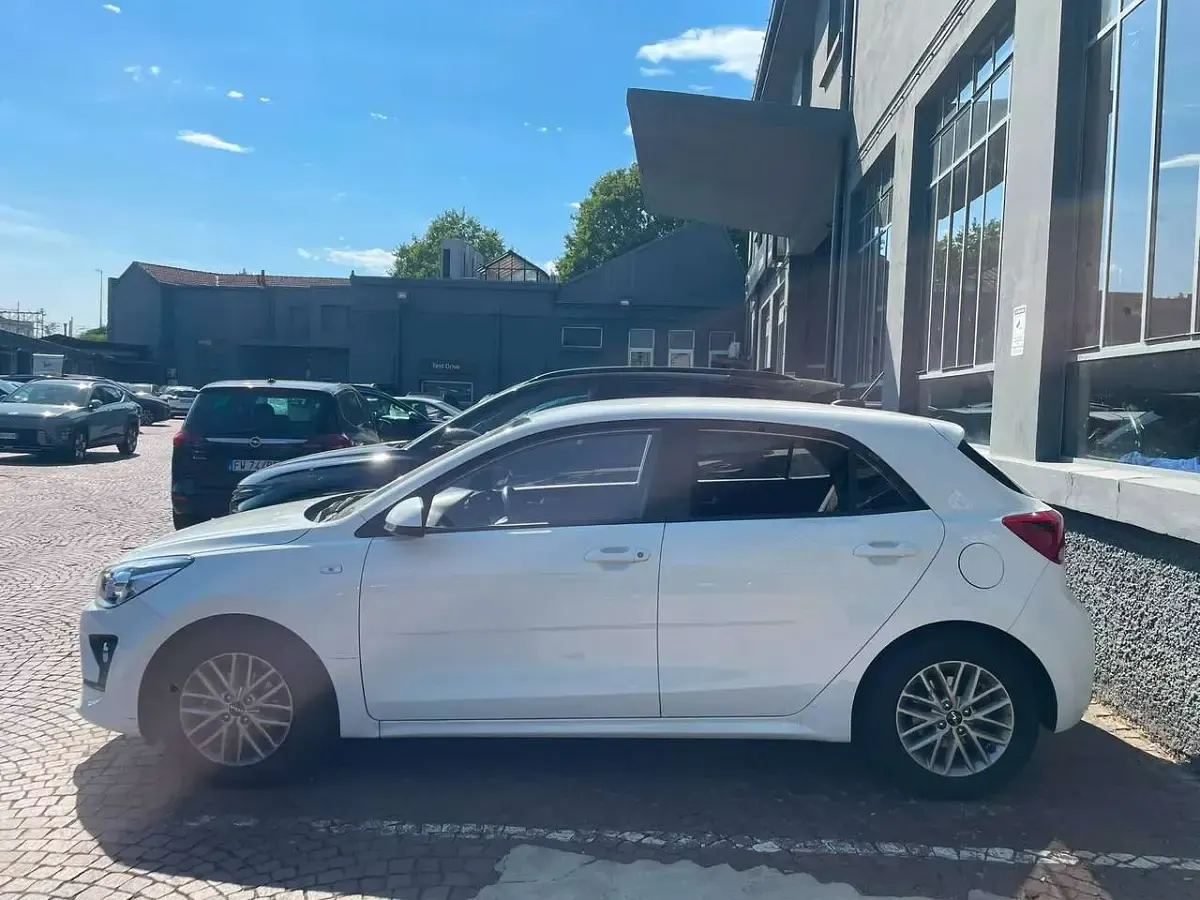 Usata Kia Rio Style 82 CV (60 kW) 2023 Other Berlina