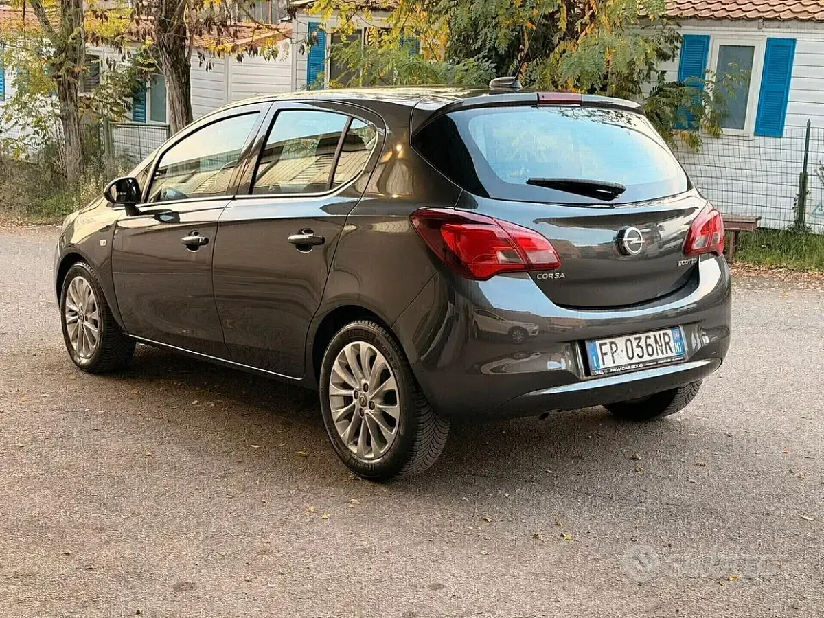 Usata Opel Corsa Innovation 90 CV (66 kW) 2018 Nero Utilitaria
