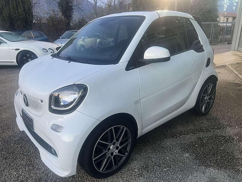 Usata Smart ForTwo Cabrio Brabus 109 CV (80 kW) 2017 Bianco Cabrio