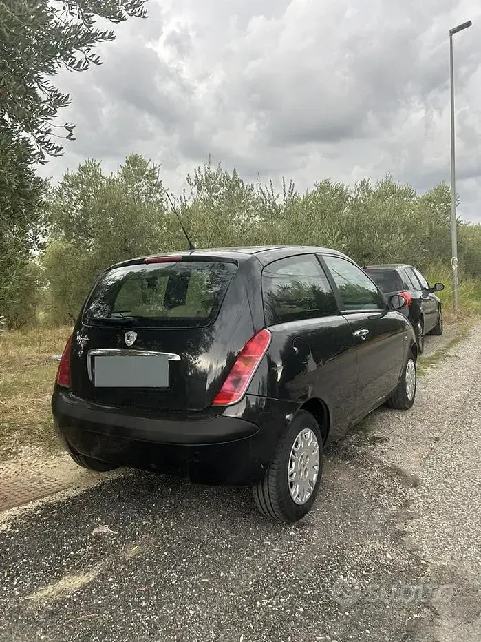 Usata Lancia Ypsilon 60 CV (44 kW) 2005 Nero Utilitaria