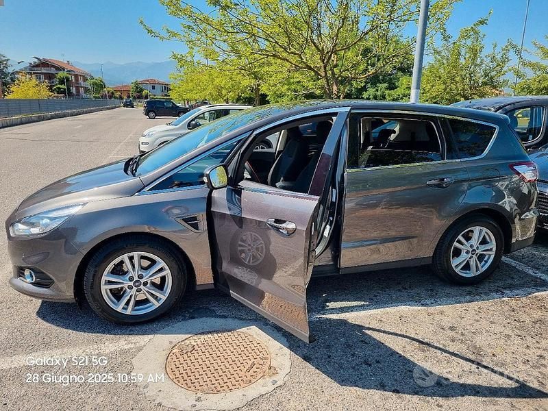 Usata Ford S-MAX S 163 CV (119 kW) 2016 Grigio Monovolume