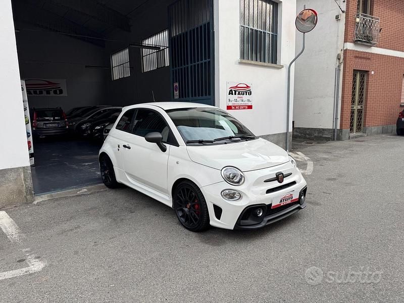Bianco Usata 2021 Abarth 595 Competizione Tre volumi | 19.900 € (Buon prezzo) - Immagine 1/4