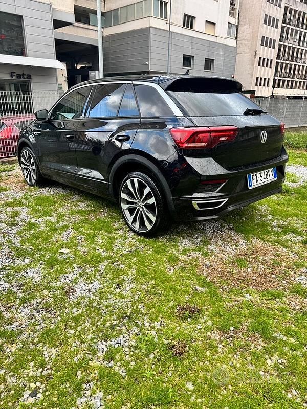 Usata VW T-Roc R-line 116 CV (85 kW) 2019 SUV