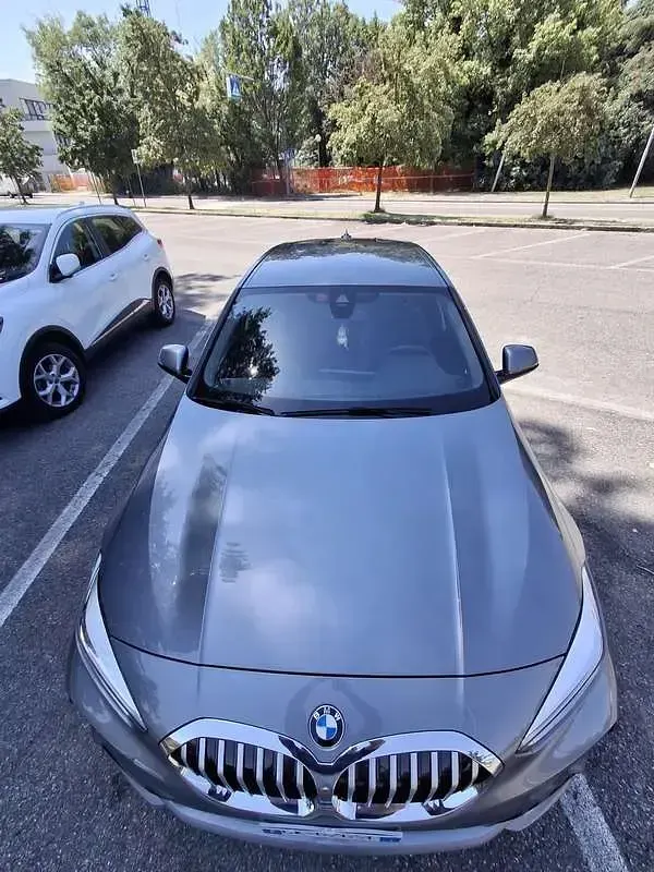 Usata BMW 118 136 CV (100 kW) 2022 Grigio Utilitaria