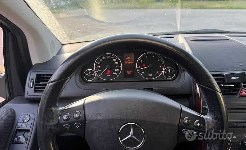 Usata Mercedes A180 116 CV (85 kW) 2009 Grigio Berlina