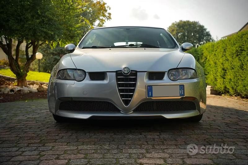 Usata Alfa Romeo 147 GTA 252 CV (185 kW) 2003 Grigio Utilitaria
