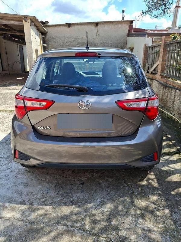 Usata Toyota Yaris Active 72 CV (52 kW) 2018 Berlina