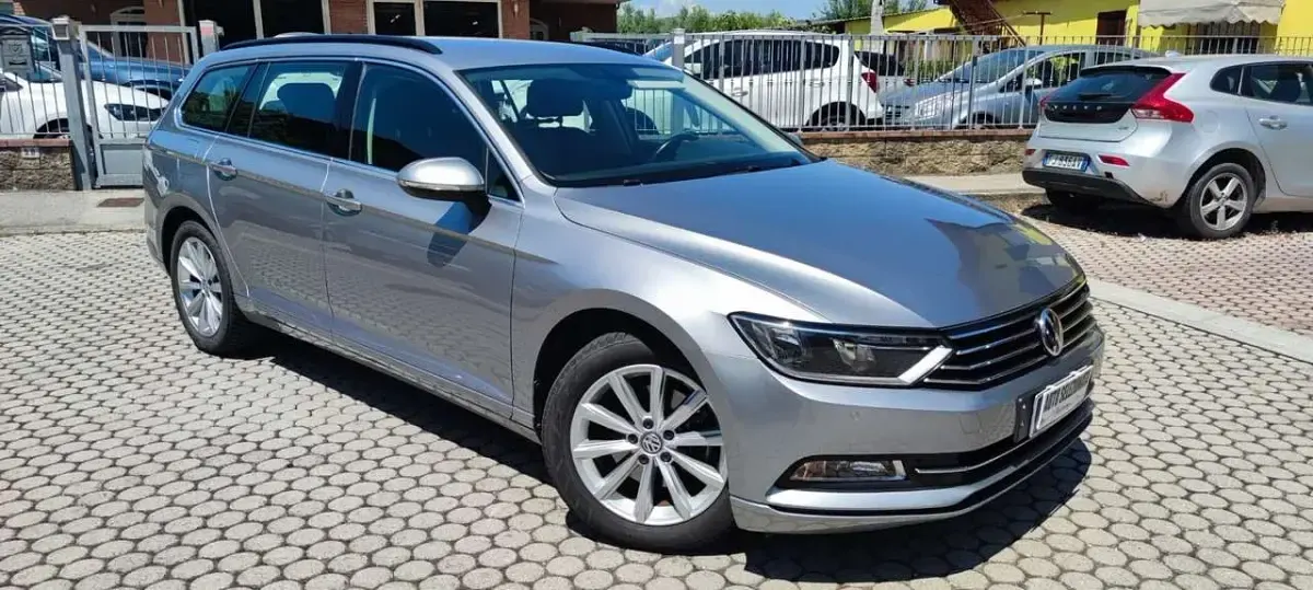 Usata VW Passat Business 120 CV (88 kW) 2019 Argento Station wagon