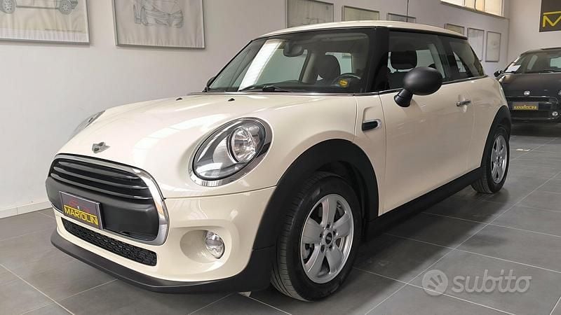 Usata Mini ONE 102 CV (75 kW) 2016 Bianco Utilitaria
