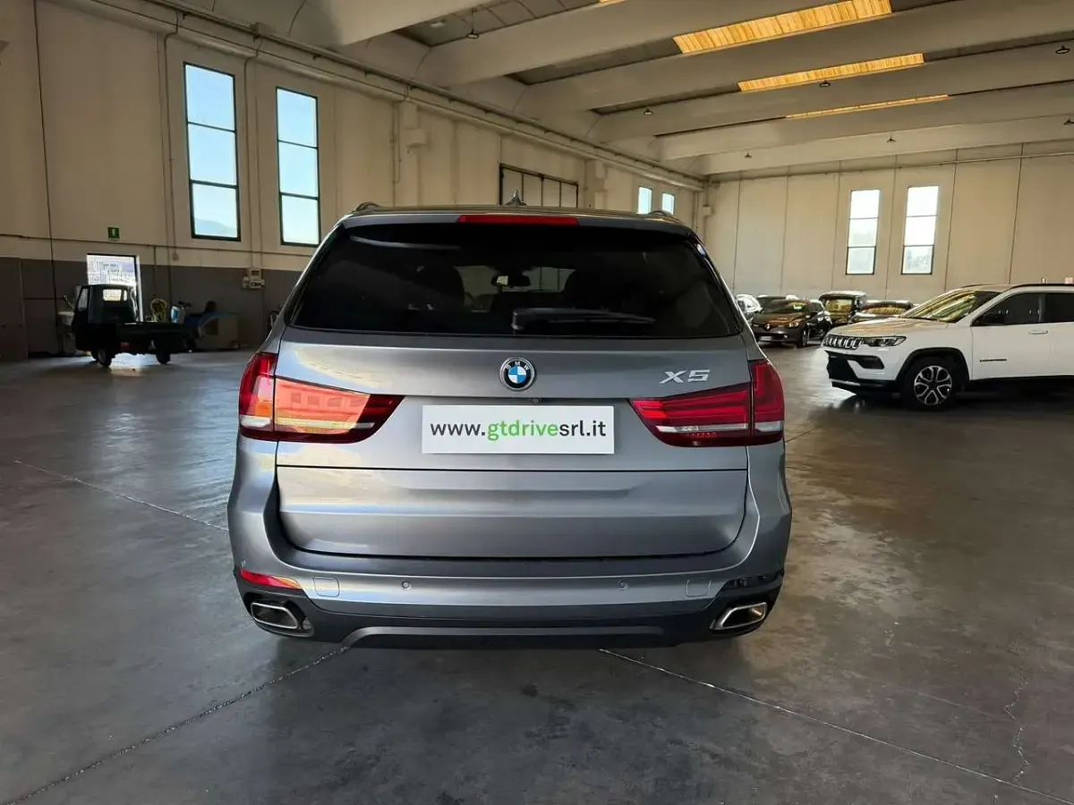 Usata BMW X5 313 CV (230 kW) 2017 Grigio scuro metallizzato SUV