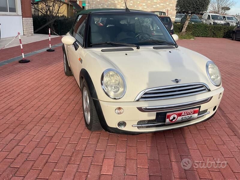 Usata Mini Cooper Cabriolet 116 CV (85 kW) 2006 Bianco Cabrio