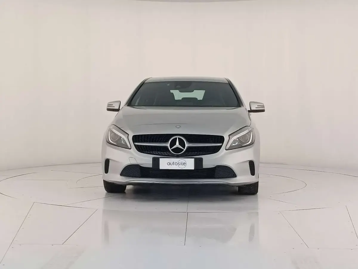 Usata Mercedes A200 156 CV (114 kW) 2018 Argento Berlina