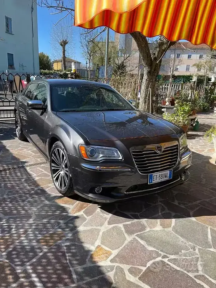 Usata Lancia Thema Platinum 286 CV (210 kW) 2014 Grigio Berlina