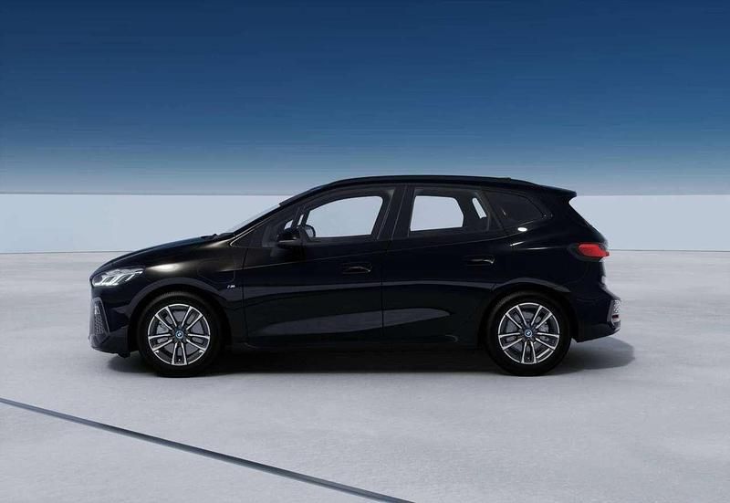 Nuova BMW 225 Active Tourer M Sport 185 CV (136 kW) 2025 Black sapphire Monovolume