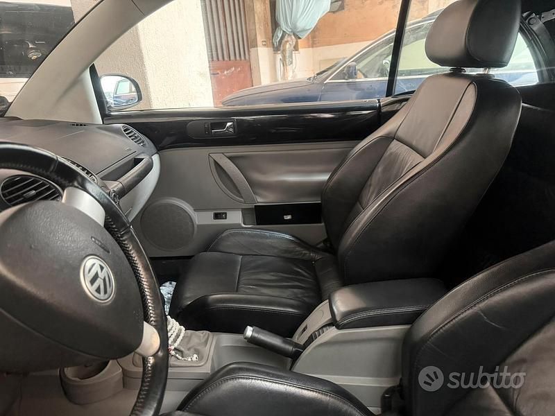Usata VW New Beetle 2005 Nero Utilitaria