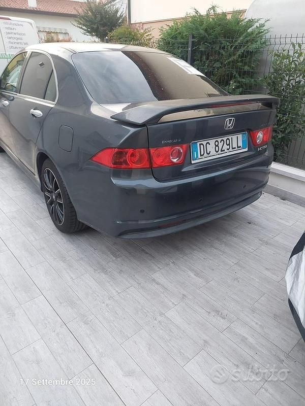 Usata Honda Accord 141 CV (103 kW) 2007 Nero Berlina