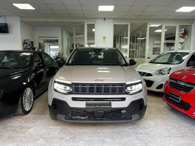 Usata Jeep Avenger Longitude 100 CV (73 kW) 2024 Grigio SUV