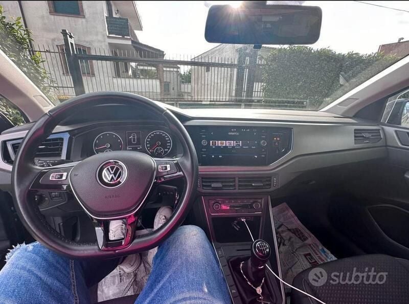 Grigio Usata 2018 VW Polo Utilitaria | 10.500 € (Buon prezzo) - Immagine 1/4