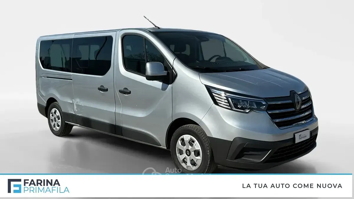 Begagnad Renault Trafic 150 HK (110 kW) 2024 Grå Minibuss
