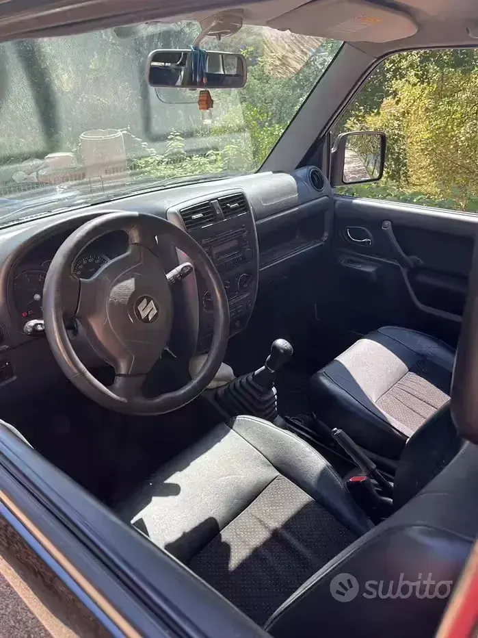 Usata Suzuki Jimny 86 CV (63 kW) 2007 Nero SUV
