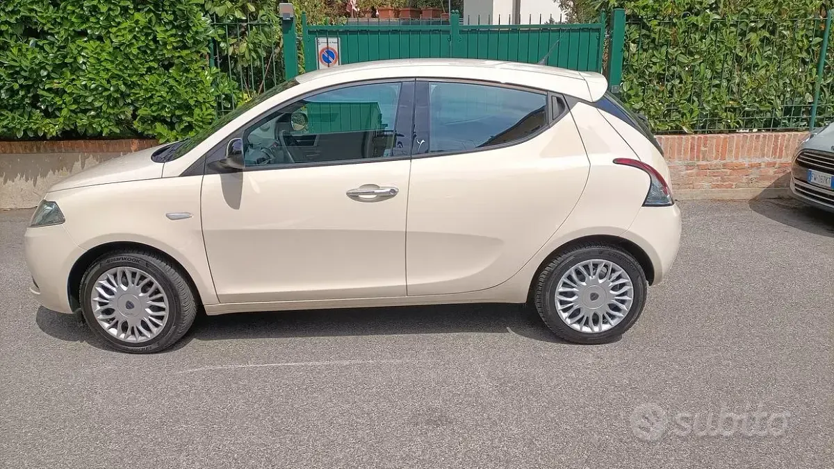 Usata Lancia Ypsilon Gold 80 CV (58 kW) 2016 Utilitaria