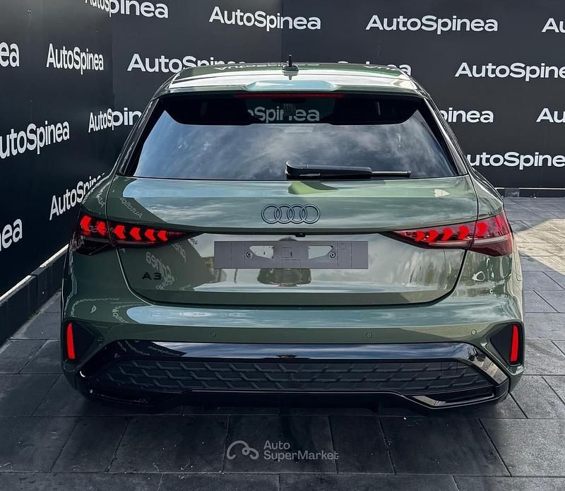 Nuova Audi A3 S-Line 150 CV (110 kW) 2026 Verde Berlina