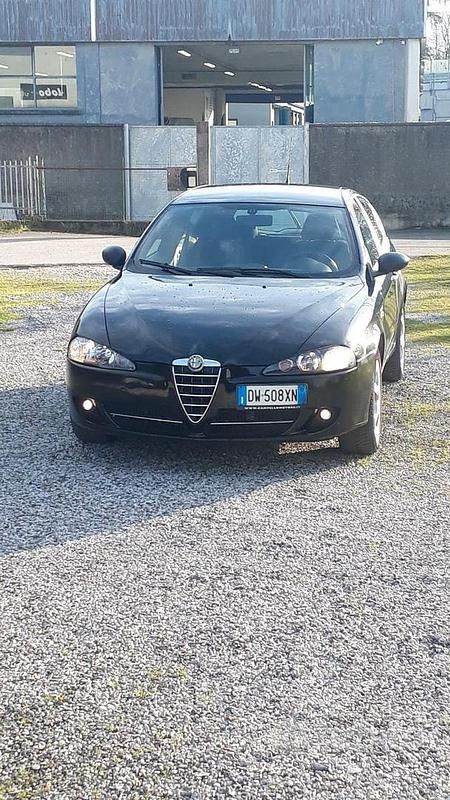 Usata Alfa Romeo 147 Distinctive 105 CV (77 kW) 2009 Nero Utilitaria