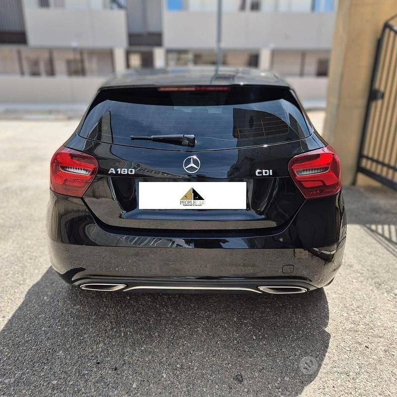 Usata Mercedes A180 109 CV (80 kW) 2013 Nero Berlina