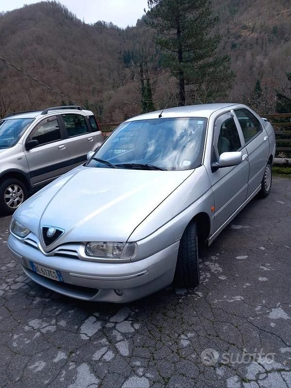 Usata Alfa Romeo 146 2000 Grigio Utilitaria