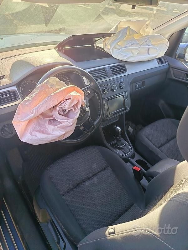 Usata VW Caddy Maxi Highline 110 CV (80 kW) 2019 Blu Monovolume