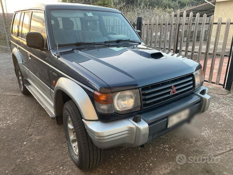 Blu Usata 1996 Mitsubishi Pajero SUV | 11.000 € - Immagine 1/4