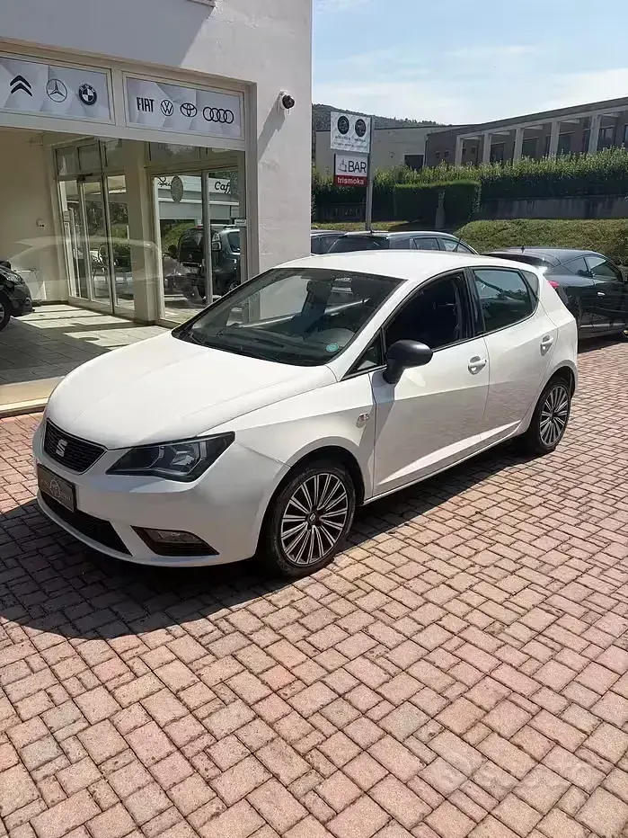 Usata Seat Ibiza CONNECT 75 CV (55 kW) 2016 Bianco Berlina