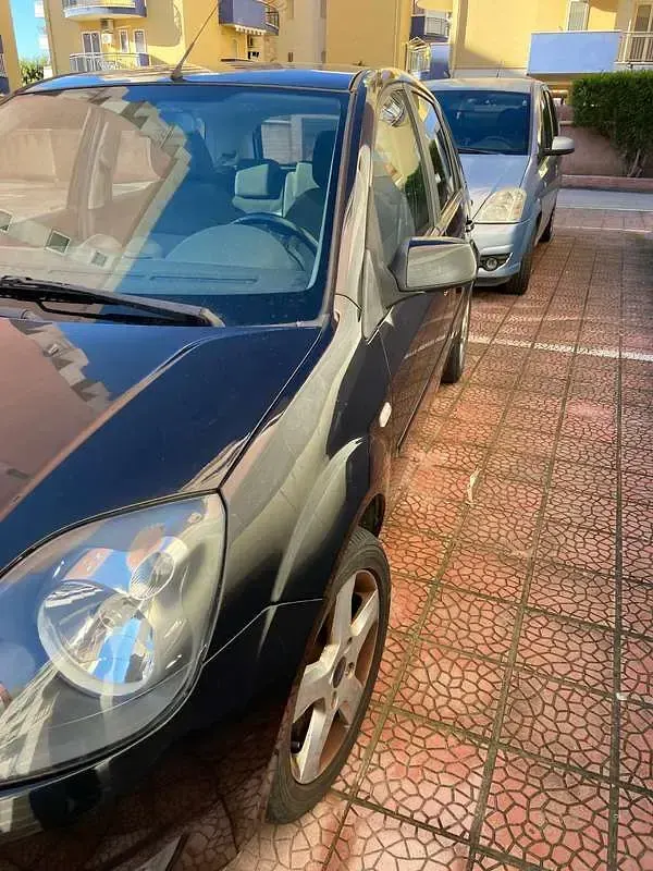 Usata Ford Fiesta Titanium 68 CV (50 kW) 2007 Utilitaria