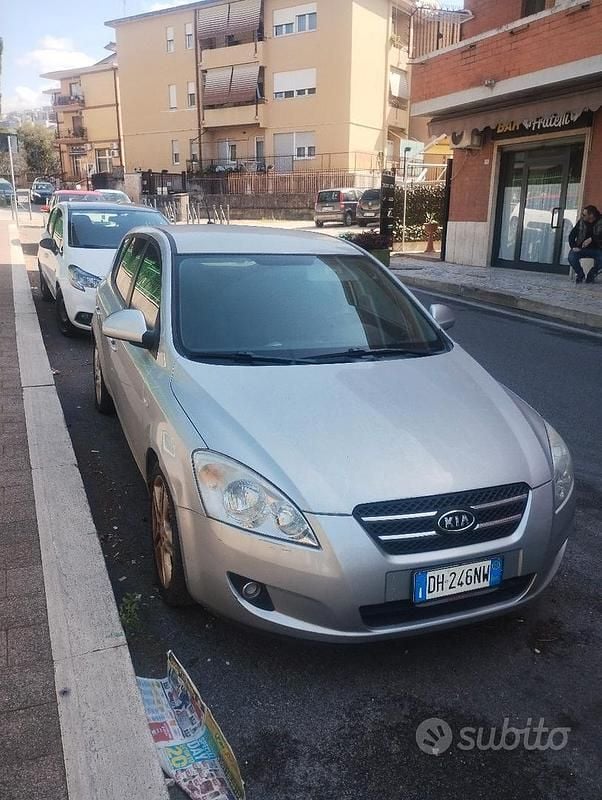 Usata Kia Ceed 116 CV (85 kW) 2007 Grigio Utilitaria