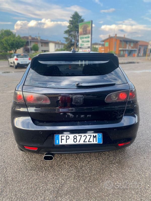 Usata Seat Ibiza 80 CV (58 kW) 2008 Nero Berlina
