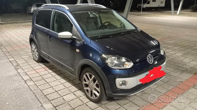 Usata VW up! 75 CV (55 kW) 2015 Blu Utilitaria