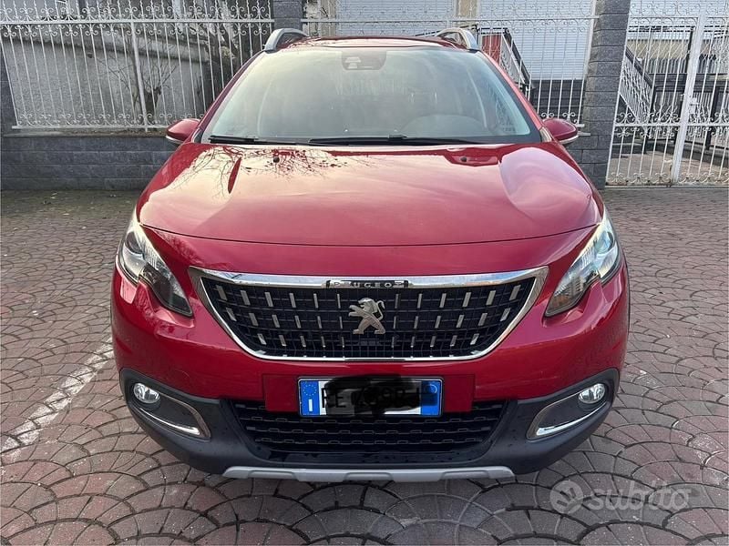 Usata Peugeot 2008 Allure 110 CV (80 kW) 2016 Rosso SUV