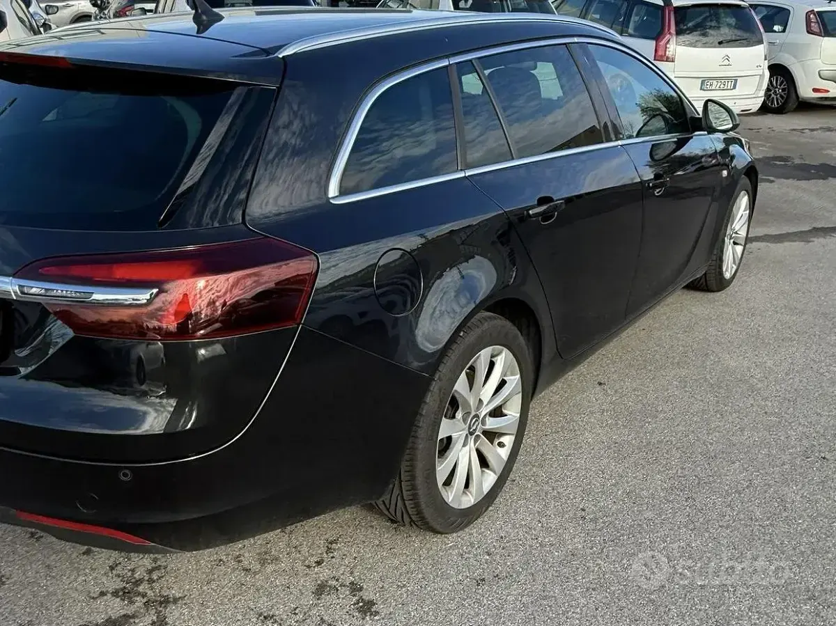 Usata Opel Insignia 140 CV (102 kW) 2015 Nero Station wagon