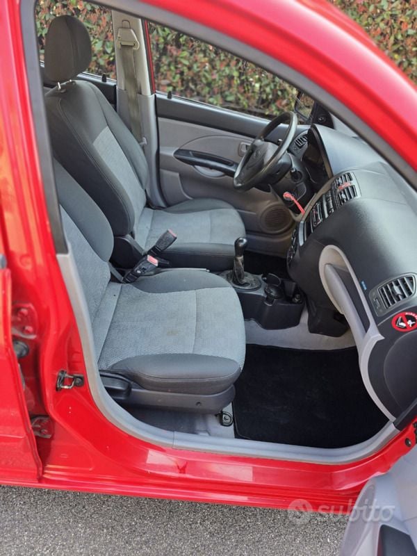 Gebraucht Kia Picanto 65 PS (47 kW) 2004 Rot Kleinwagen